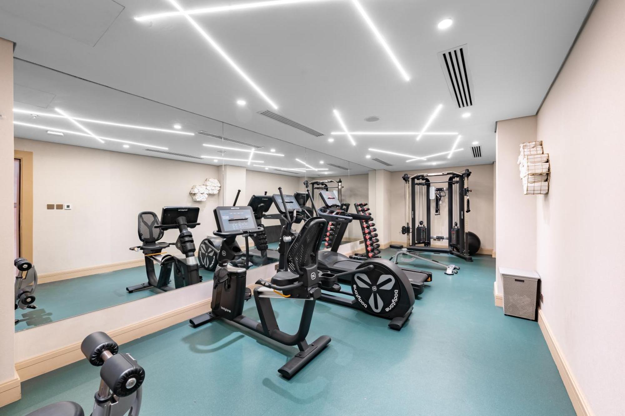 Отель Dar Aleiman Al Haram Медина Экстерьер фото The gym at the hotel