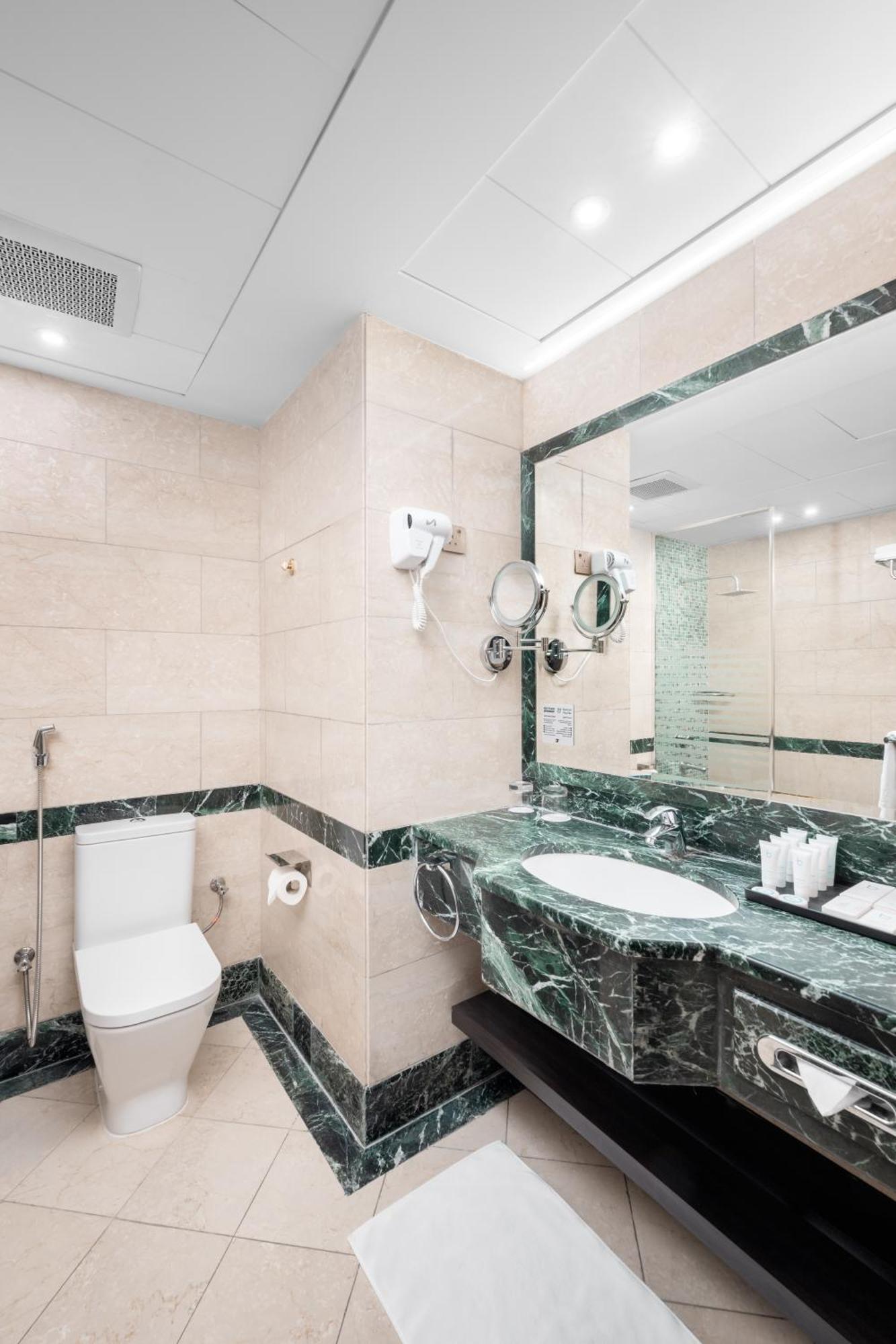 Отель Dar Aleiman Al Haram Медина Экстерьер фото Bathroom