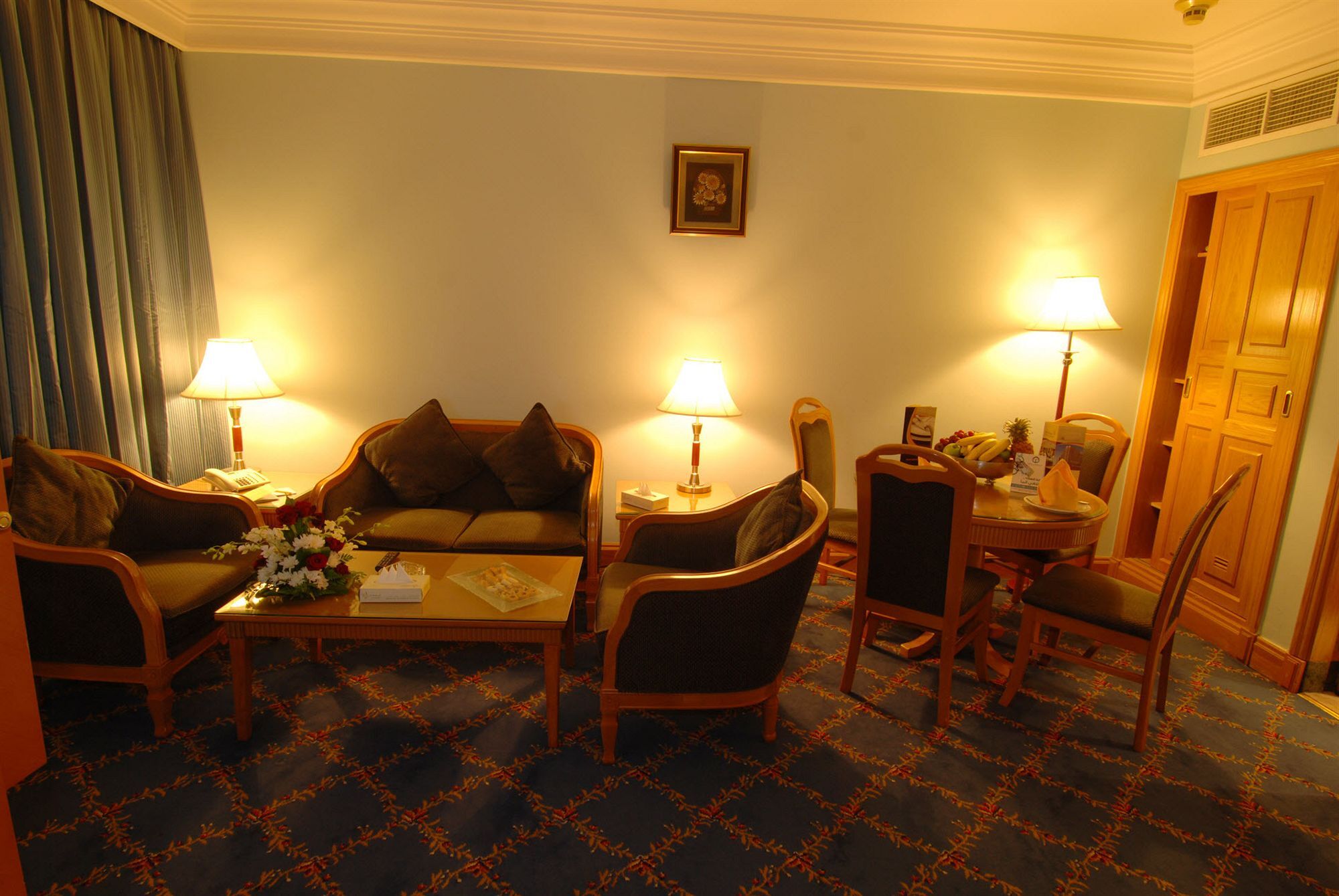 Отель Dar Aleiman Al Haram Медина Экстерьер фото A suite at the hotel