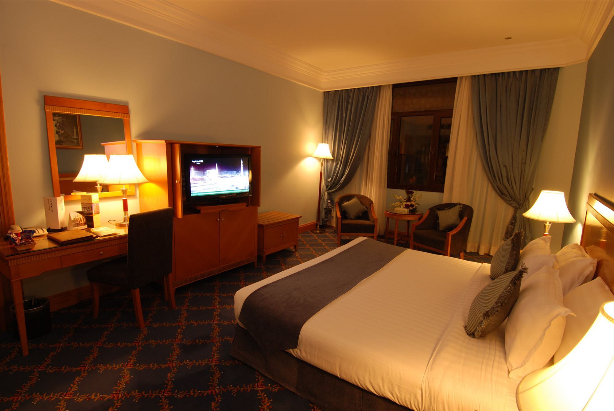 Отель Dar Aleiman Al Haram Медина Экстерьер фото A room at the hotel