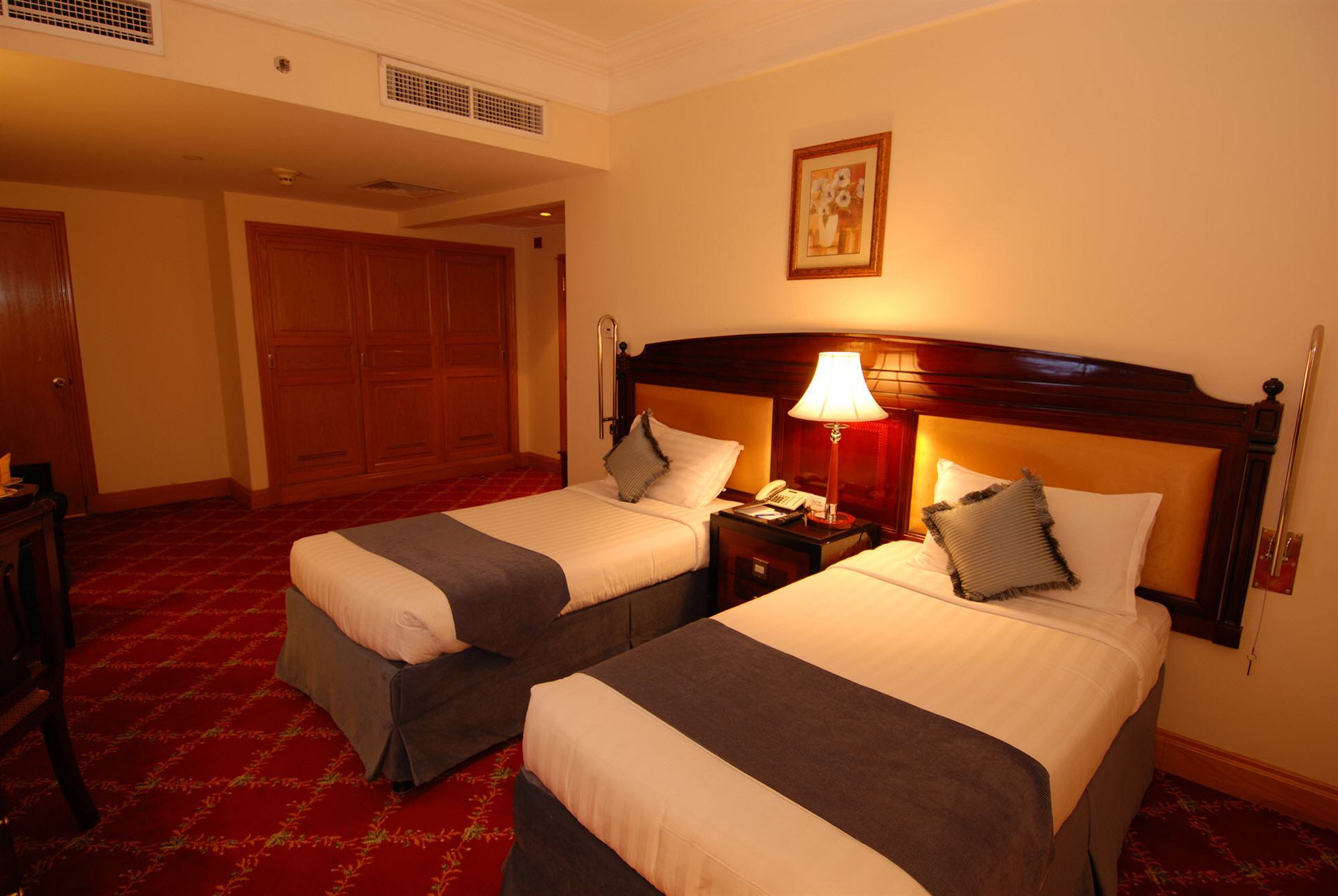 Отель Dar Aleiman Al Haram Медина Экстерьер фото A room at the hotel